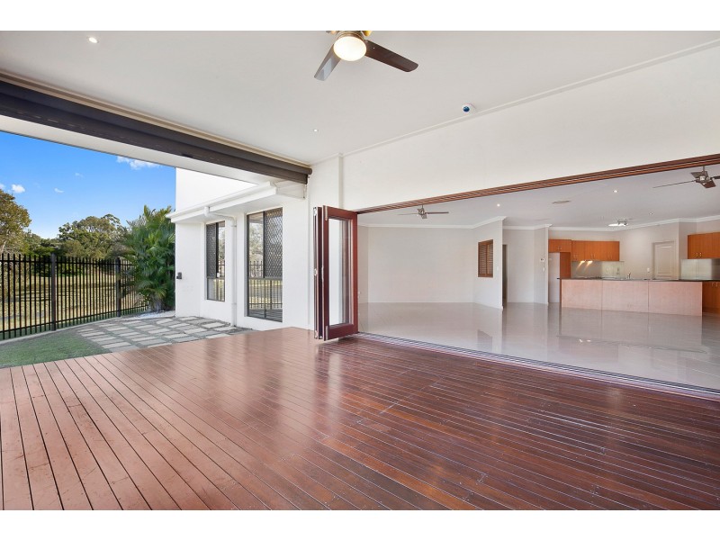 12 Banks Court, Torquay QLD 4655