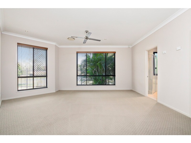 12 Banks Court, Torquay QLD 4655
