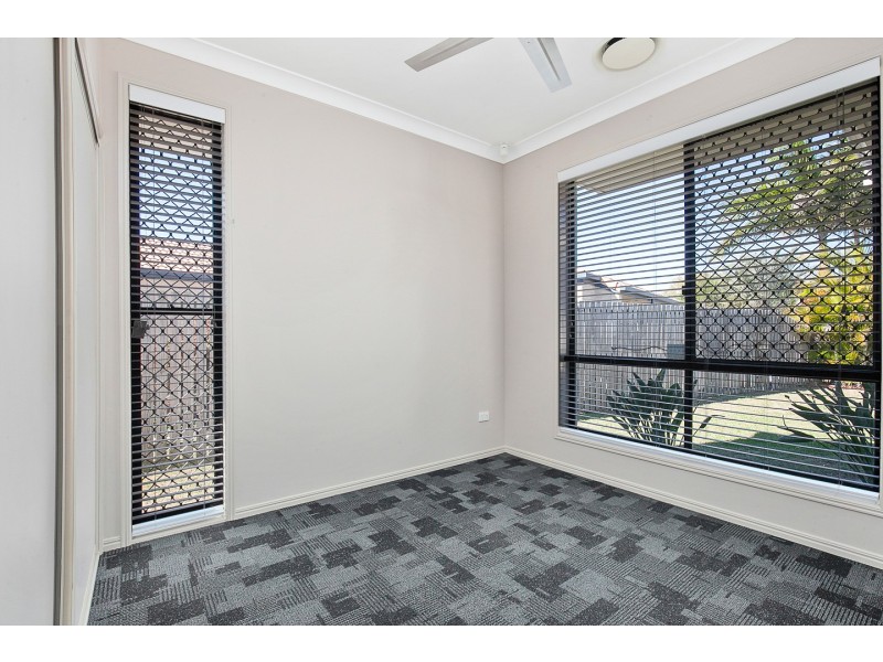 12 Banks Court, Torquay QLD 4655