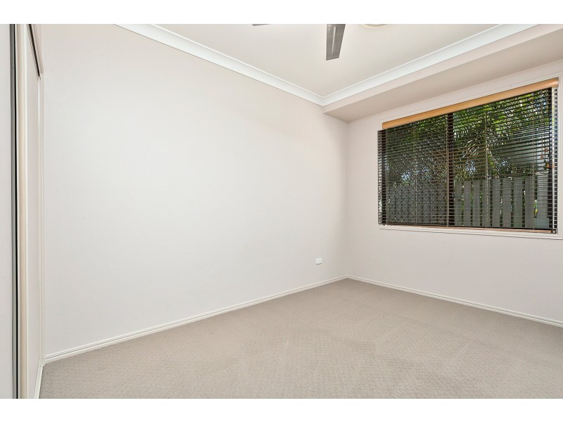 12 Banks Court, Torquay QLD 4655