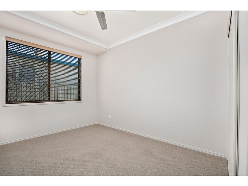 12 Banks Court, Torquay QLD 4655