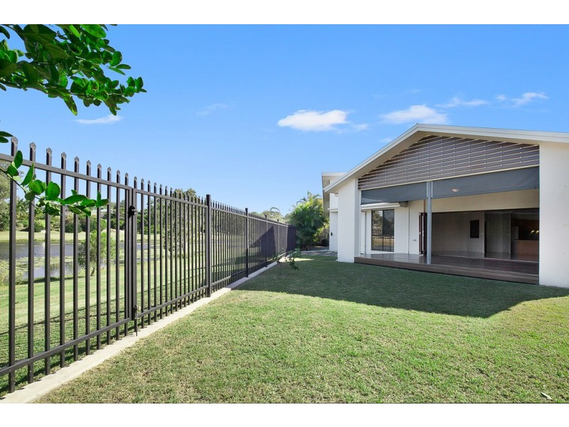 12 Banks Court, Torquay QLD 4655