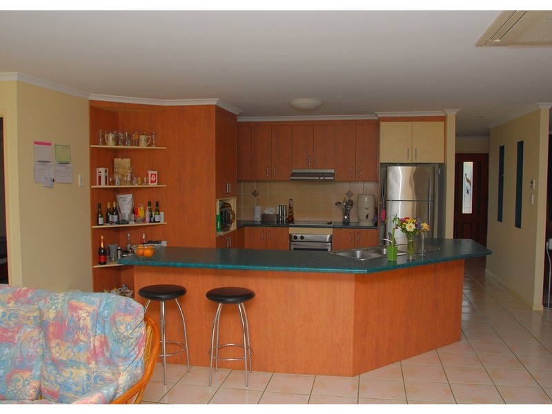 3 Oriole Crt, Eli Waters QLD 4655