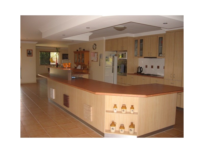 9 Sunline Court, Urangan QLD 4655