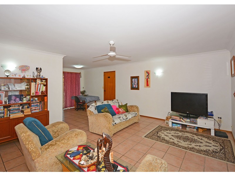 1 Fiona Court, Urangan QLD 4655