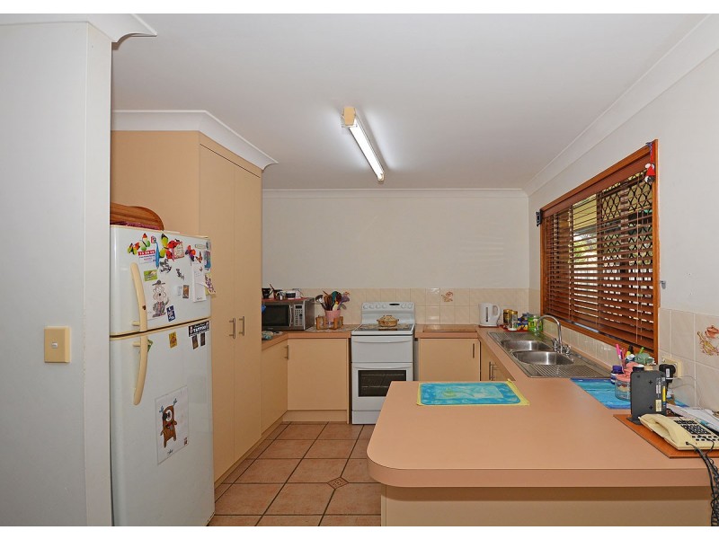 1 Fiona Court, Urangan QLD 4655