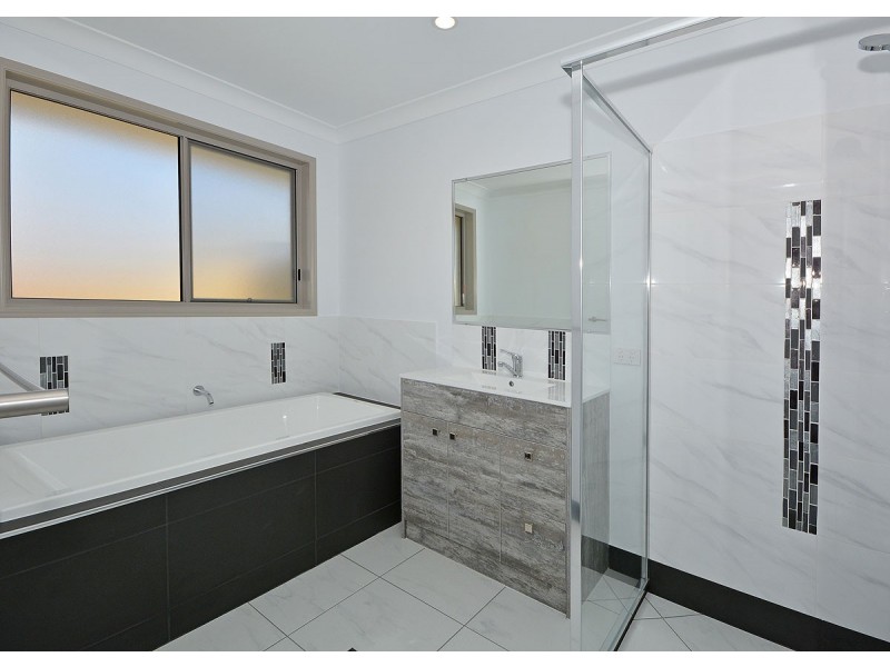 50 Halcyon Drive, Wondunna QLD 4655