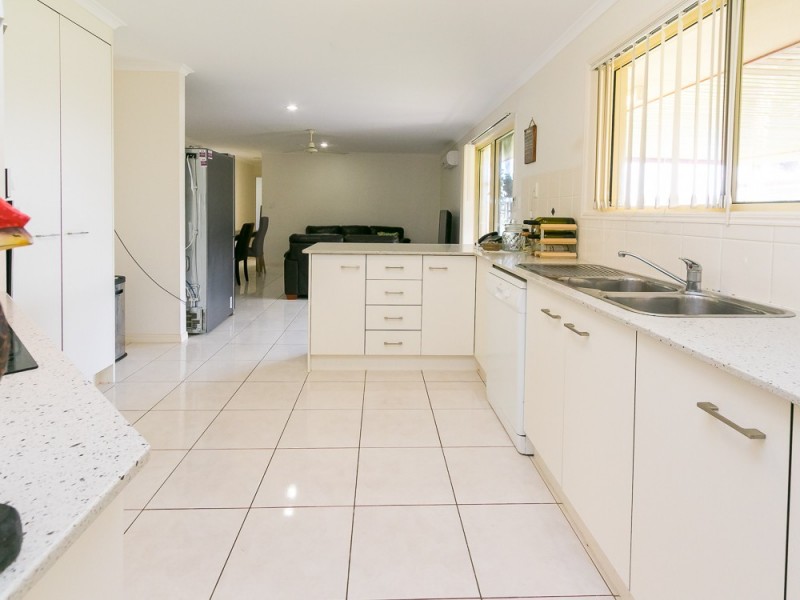 53 Bounty Cct, Eli Waters QLD 4655