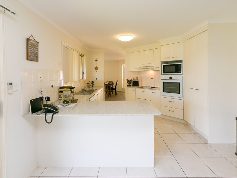 53 Bounty Cct, Eli Waters QLD 4655
