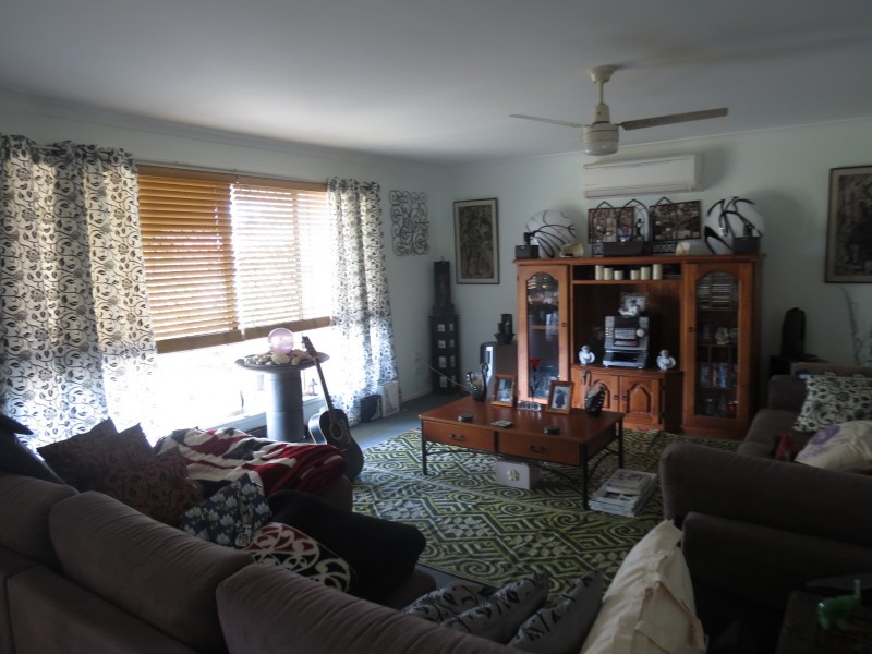 1 Twolyn Street, Urangan QLD 4655