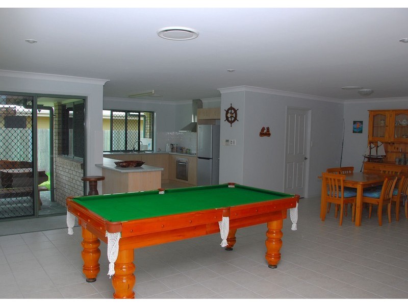 58 Cunningham St, Urangan QLD 4655