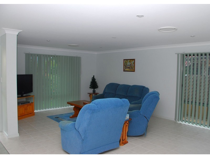 58 Cunningham St, Urangan QLD 4655