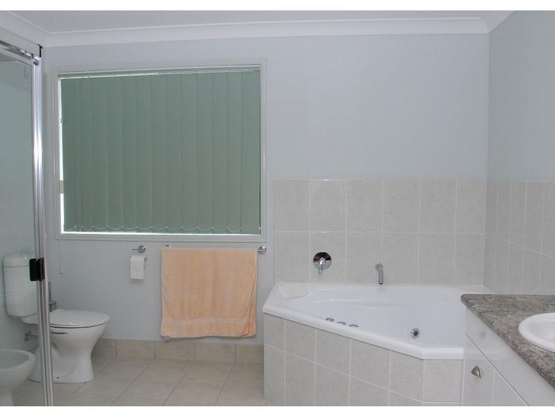 58 Cunningham St, Urangan QLD 4655