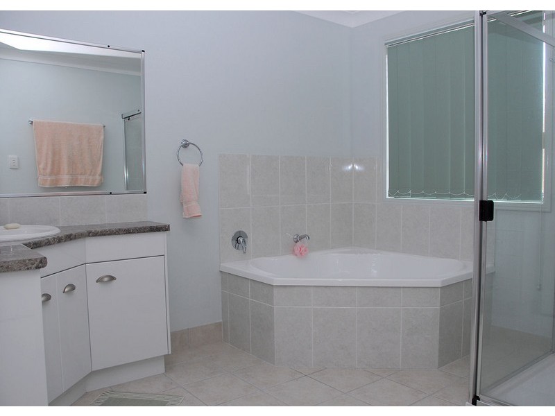 58 Cunningham St, Urangan QLD 4655