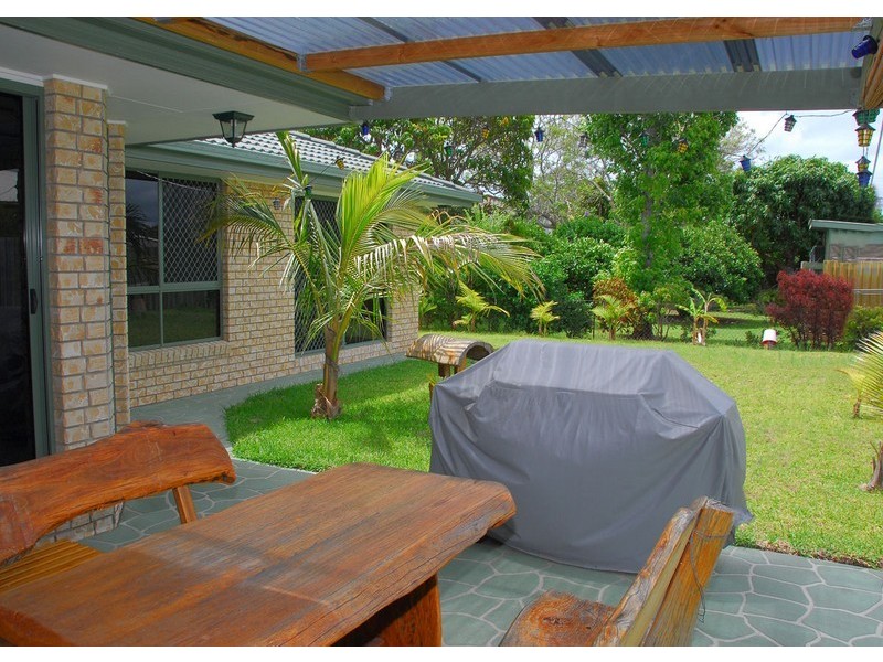 58 Cunningham St, Urangan QLD 4655