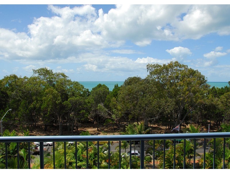 U652/386 Esplanade, Torquay QLD 4655