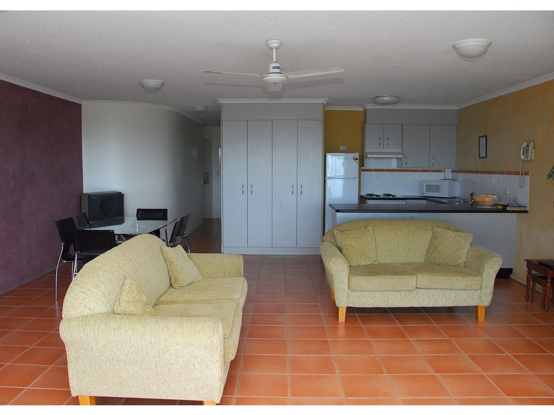 U652/386 Esplanade, Torquay QLD 4655