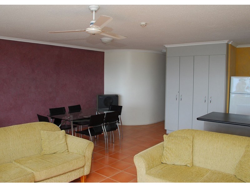 U652/386 Esplanade, Torquay QLD 4655