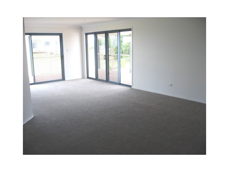 4 Bonnie Place, Craignish QLD 4655