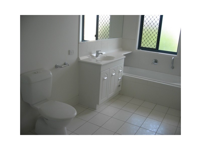 4 Bonnie Place, Craignish QLD 4655