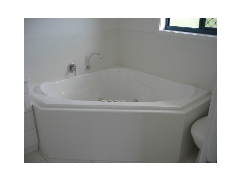 4 Bonnie Place, Craignish QLD 4655