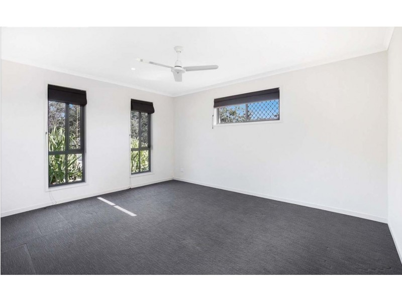 32 Crystal Court, Urangan QLD 4655