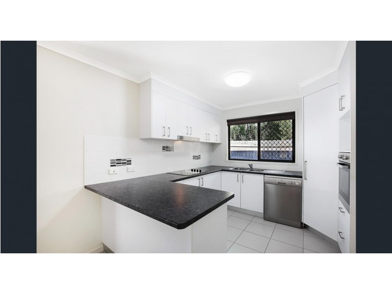 32 Crystal Court, Urangan QLD 4655