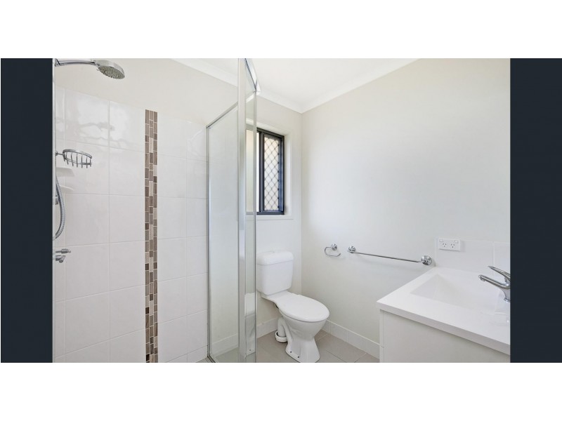 32 Crystal Court, Urangan QLD 4655