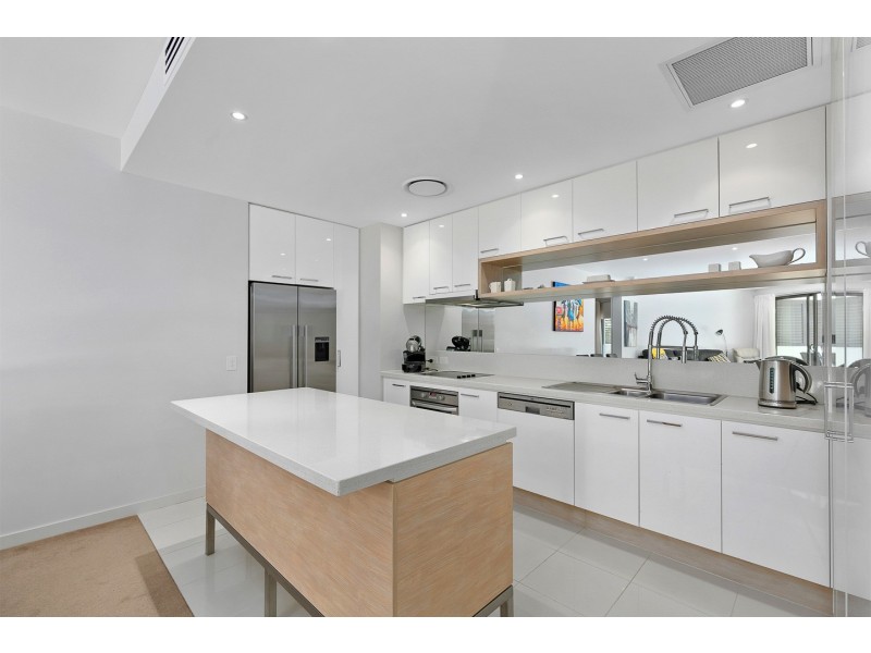 209/468 Esplanade, Torquay QLD 4655