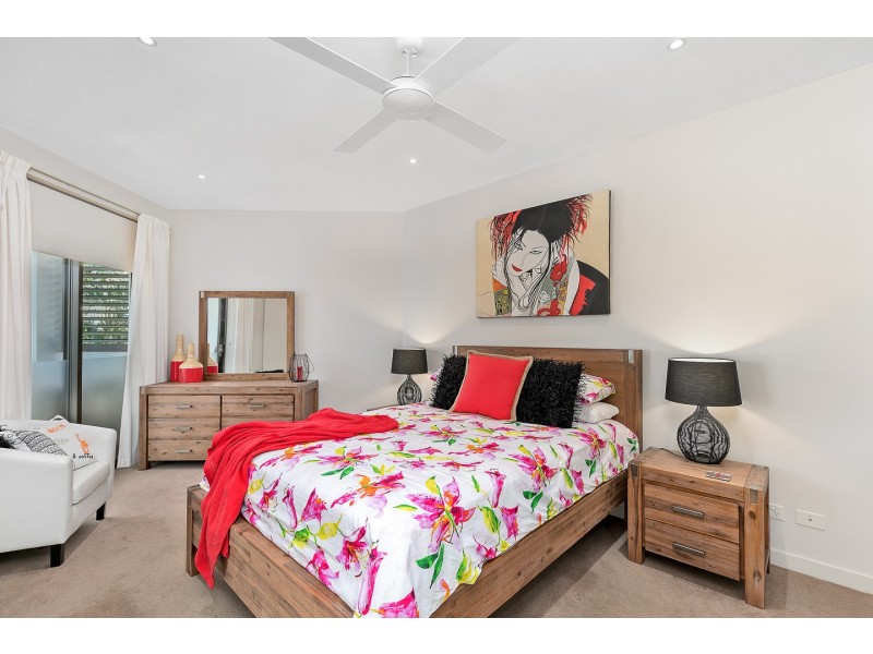 209/468 Esplanade, Torquay QLD 4655