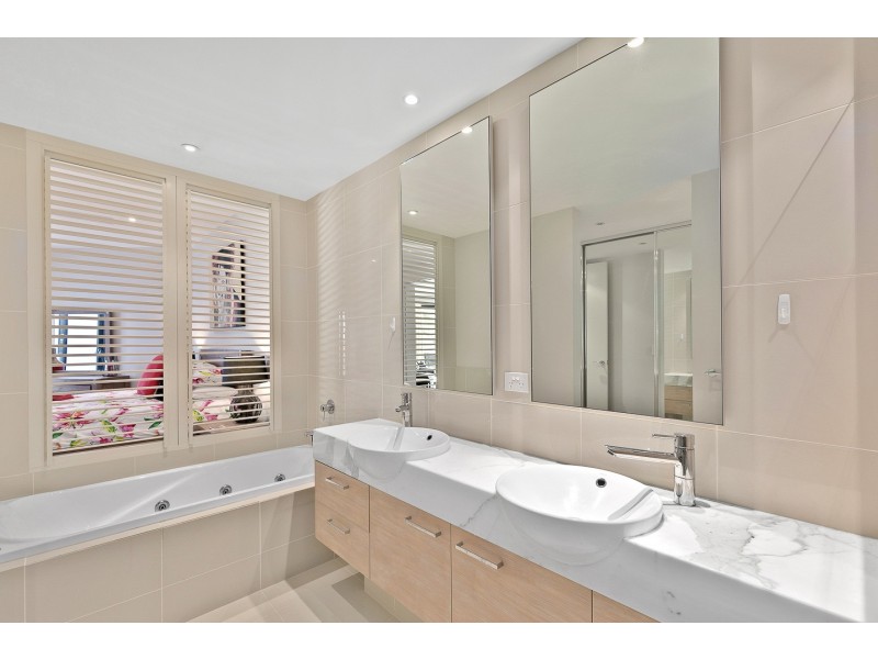 209/468 Esplanade, Torquay QLD 4655