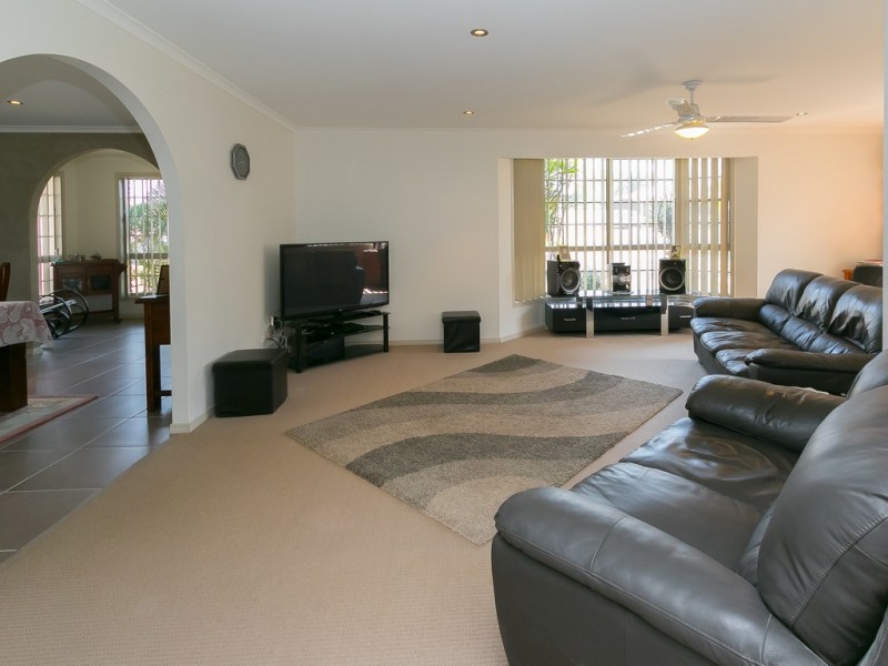 3 Royal Drive, Kawungan QLD 4655