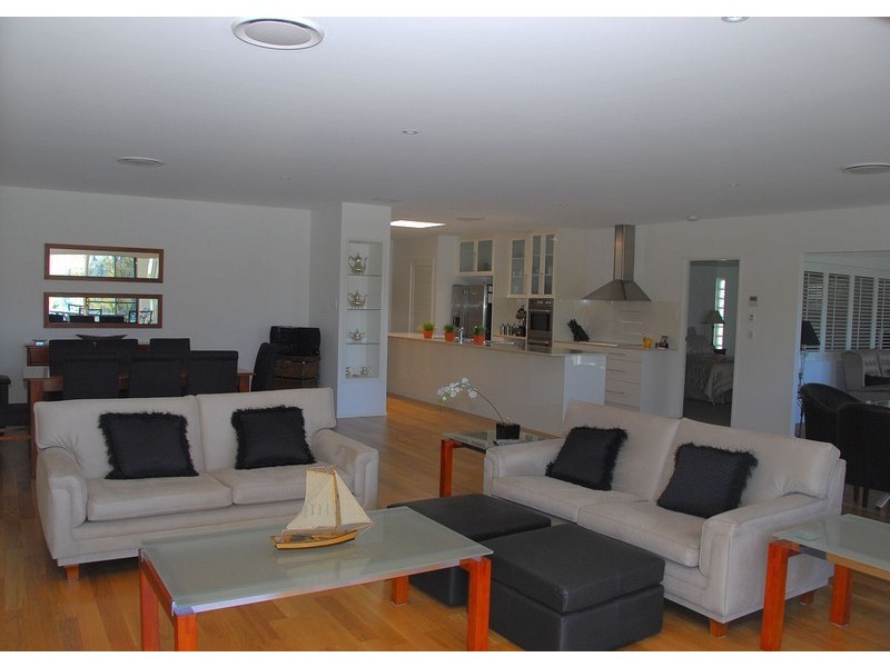 140. Esplanade, Point Vernon QLD 4655