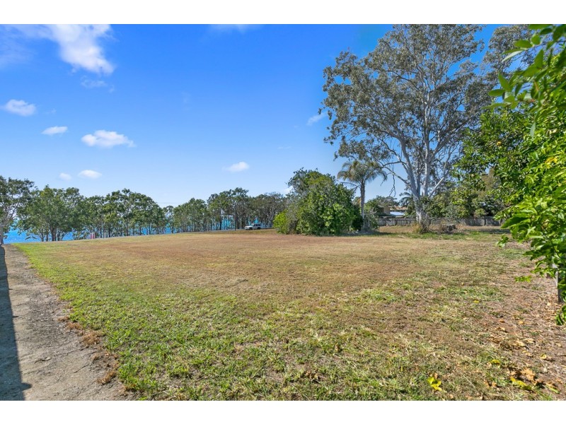 143 Esplanade, Point Vernon QLD 4655