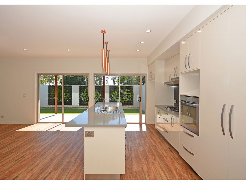 14a Hockley Lane, Urangan QLD 4655