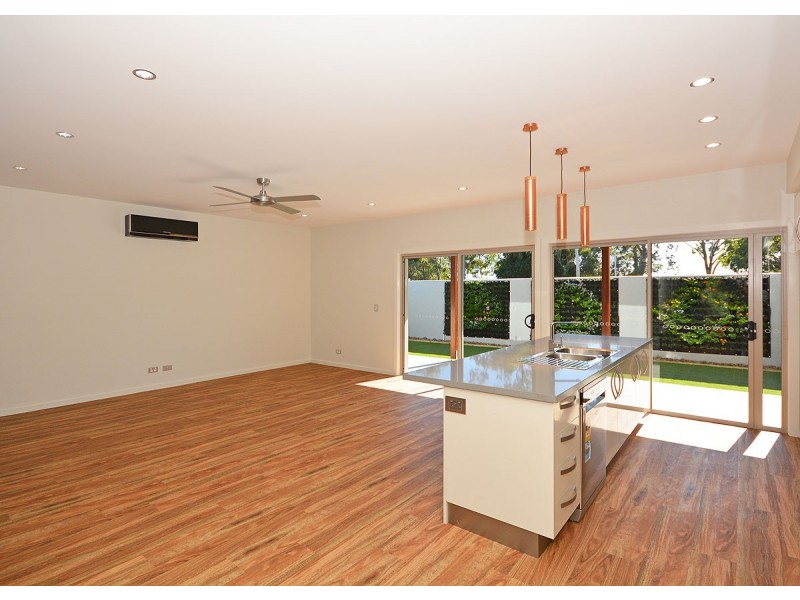 14a Hockley Lane, Urangan QLD 4655