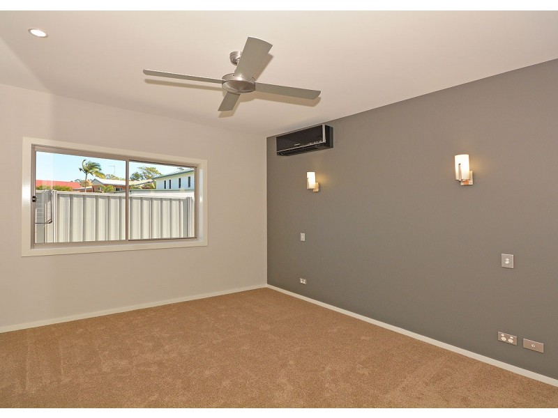 14a Hockley Lane, Urangan QLD 4655