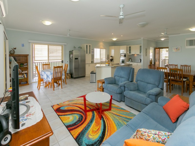 9 Jacaranda Drive, Torquay QLD 4655