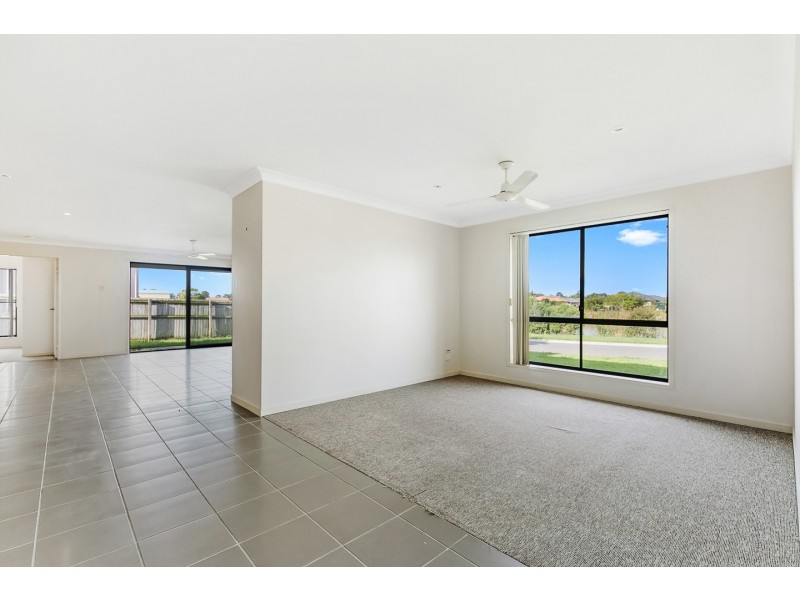 11 Dory Drive, Point Vernon QLD 4655