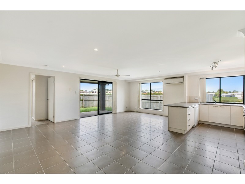 11 Dory Drive, Point Vernon QLD 4655