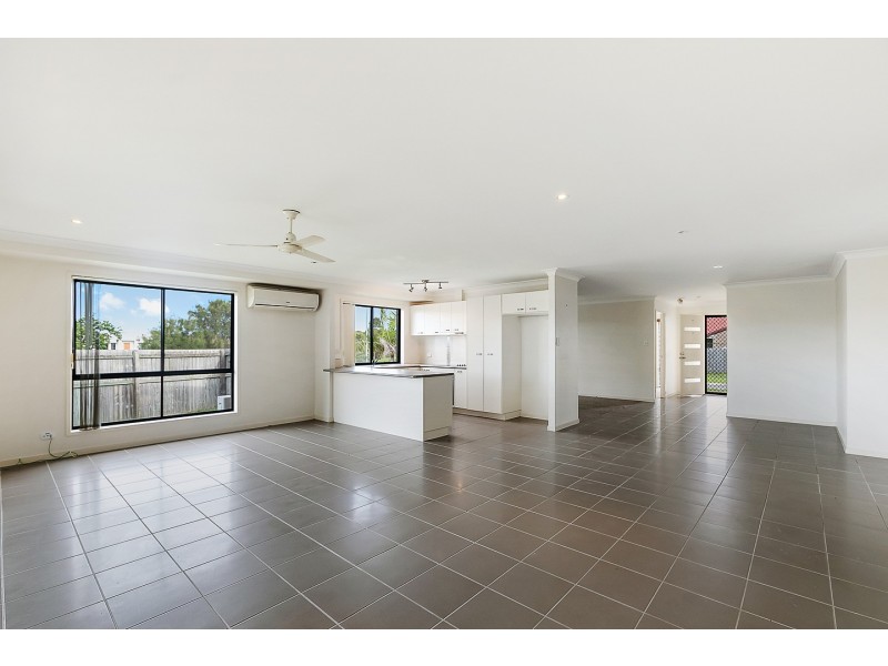 11 Dory Drive, Point Vernon QLD 4655