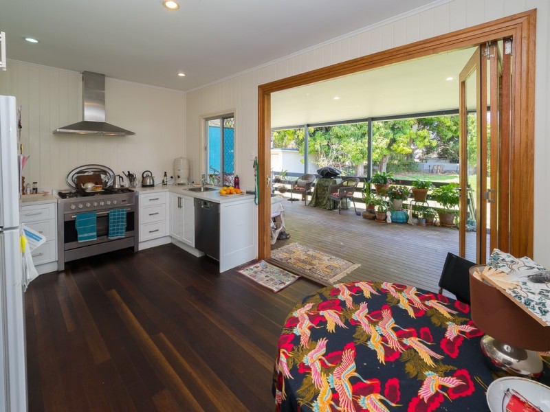 45 Shell Street, Urangan QLD 4655
