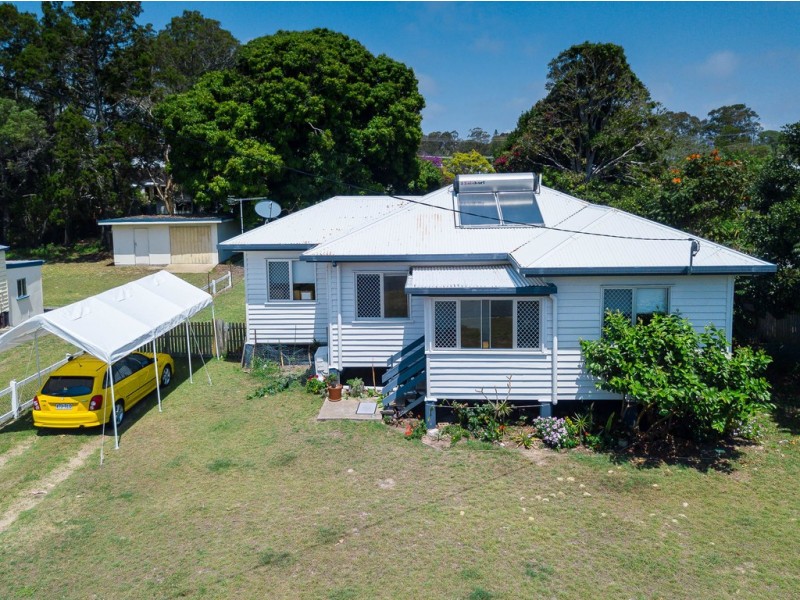 45 Shell Street, Urangan QLD 4655