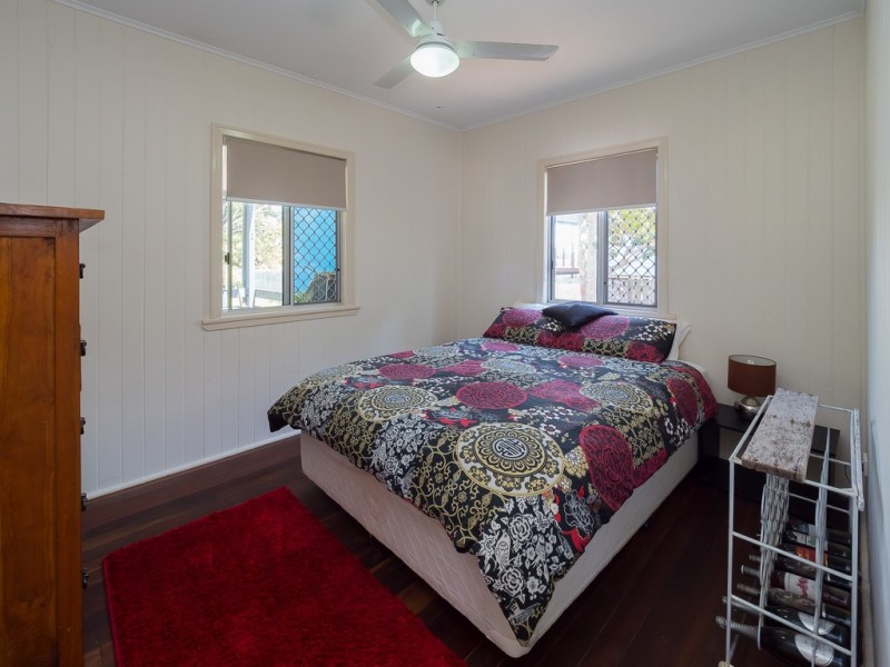 45 Shell Street, Urangan QLD 4655