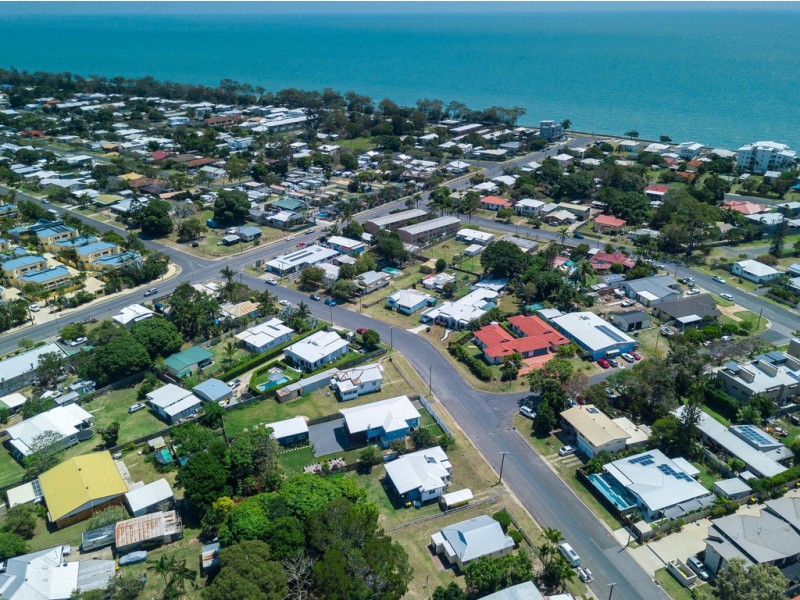45 Shell Street, Urangan QLD 4655