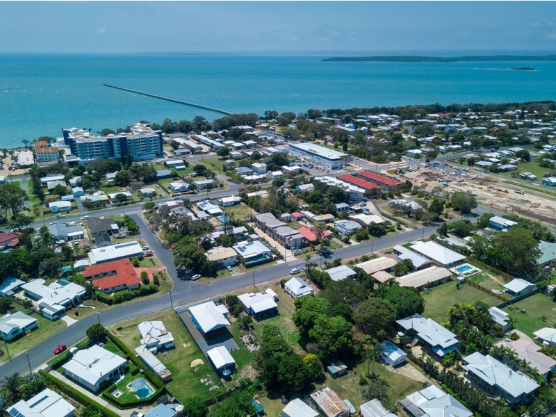 45 Shell Street, Urangan QLD 4655