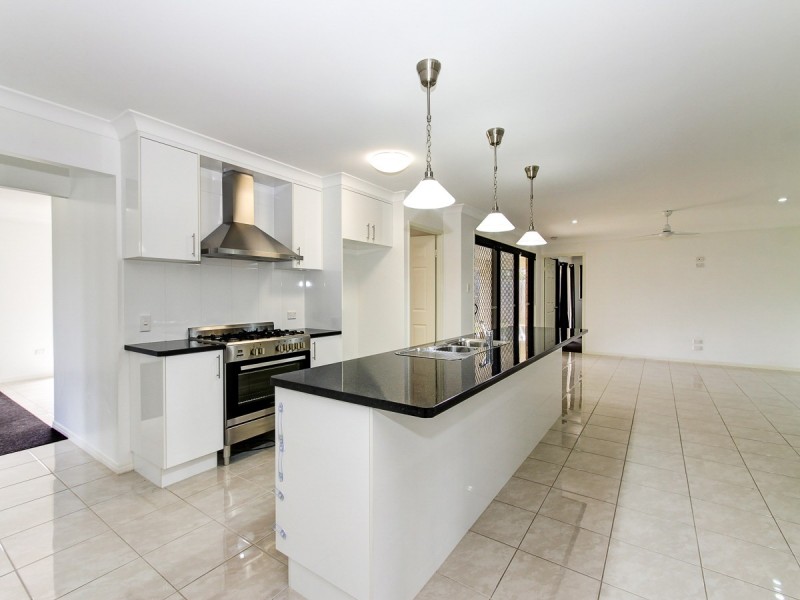 4 Tranquil, Wondunna QLD 4655