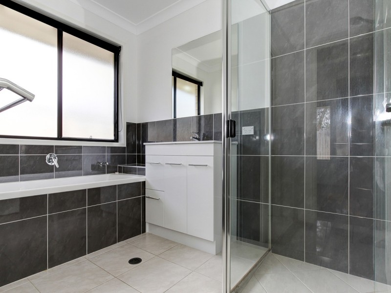 4 Tranquil, Wondunna QLD 4655