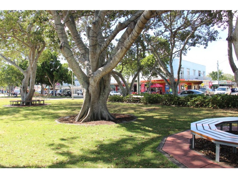 214 Torquay Terrace, Torquay QLD 4655