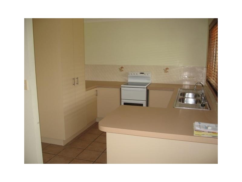 1 Fiona Court,, Urangan QLD 4655